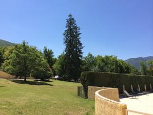 Appartements A beautiful 2 persons studio in a chateau with swimming pool : photos des chambres