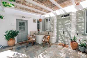 Yiayias Home Sifnos