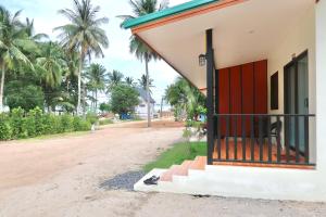 First Light beach bungalow 4