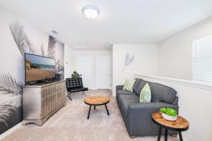 Family Home with Private Pool and Clubhouse Near Disney