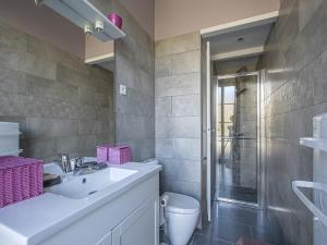 Maisons de vacances Spacious holiday home in Aure sur Mer with garden : photos des chambres