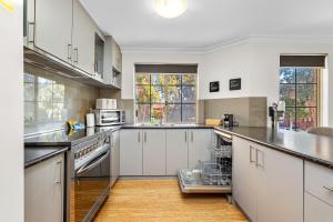 The Bishops Escape A Sepal Stay