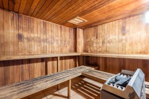 The Bishops Escape A Sepal Stay