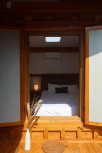 경복궁역 5분 한옥독채 "The Onda" 마당정원 야간사진명소, 6인 장기숙소