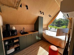 Lodges Tiny House Mon Cabanon grand jardin terrasse climatisation : photos des chambres