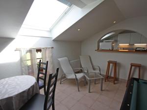 Maisons de vacances Appartement confort avec billard et Wifi - FR-1-589-819 : photos des chambres