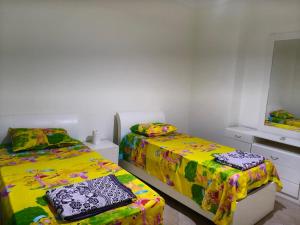 Private entrance close toservices