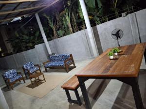 La Ahoy Rest House and Resort