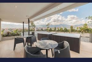 NEW Loft 38 mt in Laureles, AC, Internet, Jacuzzis, 1 Queen Bed & 1 sofabed