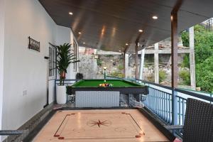 Nuri By The Hills Mountain Retreat with Jacuzzi