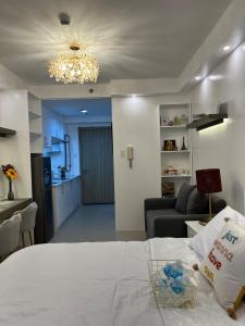 CQ House Luxe Stay with Pool View Near MOA & Airport