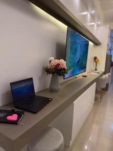 CQ House Luxe Stay with Pool View Near MOA & Airport