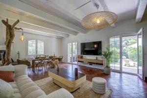 Villas Villa Fayence- pool, garden and AC : photos des chambres
