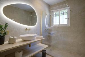 Villas Villa Fayence- pool, garden and AC : photos des chambres