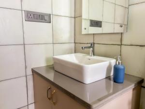 2BHK apartment with River Views l 5 star Vibes