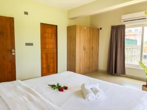 2BHK apartment with River Views l 5 star Vibes