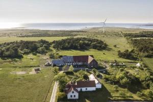 Sodra Gotland 14 bed with pool