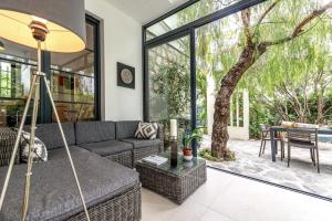 Magical Villa with Secluded Garden - Beach, Port & Centre