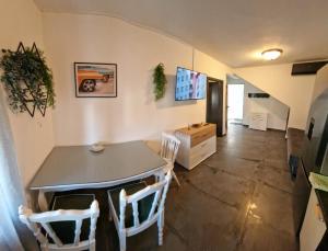 Island Chill Apartments ONE