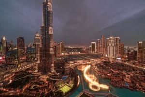 SkyHigh Luxury 2BR Burj View Private Hot Tub Walk to DubaiMall - 4hvězdičkové hotely ve městě Dubaj