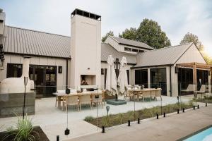 Berry Luxury Barn House