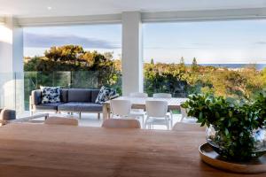 ULTIMATE NOOSA Six Bedroom Luxury with WATERSLIDE!