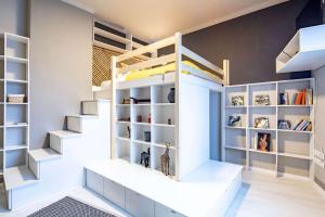 Central - Cozy - Colourful