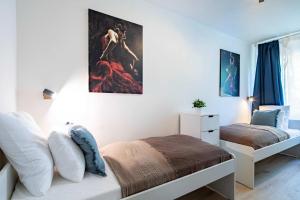 Central - Balcony - Comfy - Green