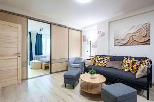 Central - Balcony - Comfy - Green