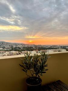 Lea's cozy nest with a sea-mountain view - 3hvězdičkové hotely ve městě Saint-Laurent-du-Var