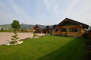 DOMENIUL NORDULUI BUCOVlNA