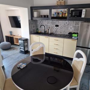 Island Chill Apartments TWO