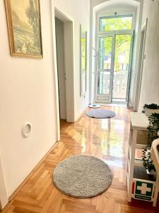 Top Location Downtown & Beach Bacvice Apartment