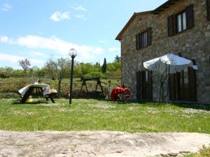 Stunning Farmhouse in Passignano with Pool