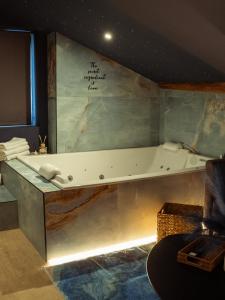 Parenthèse enchantée sous les toits