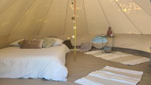 Tentes de luxe Nuit insolite tente l-ame agit proche Mont Saint Michel : photos des chambres