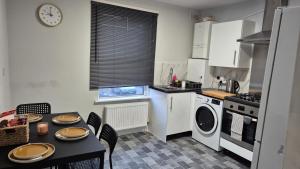 Modern Stylish Flat - allocated parking!