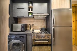 The 1BDR Rustic Rooftop w Wow Outdoor Terrace