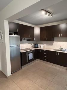 Modern 2BR Appartment near Finikoudes beach - Larnaka