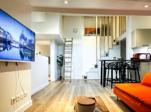 Atypique sous chateau vieille ville AC