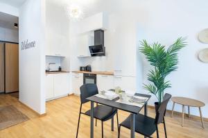 Balcony - Modern - Very Comfy