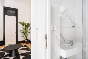 Terraced Apartment in the Heart of Porto - Free Parking