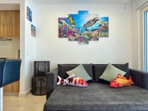 Vista Azul Sleek beachfront 1-bedroom condo with stunning bay views