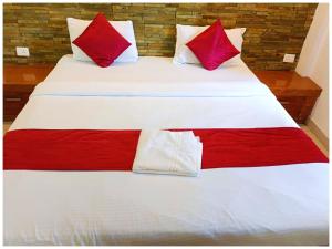 HOTEL LA ! MARINA Near Sea Beach - Restaurant - Lift & Parking Facilities -Fully Air Conditioning Rooms - Top Rated Hotel In Puri