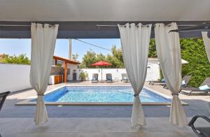 Ferienhaus mit Privatpool für 8 Personen ca 125 qm in Galižana, Istrien Istrische Riviera