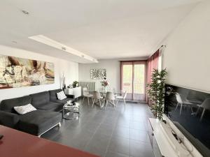 Appt Cosy Porte Paris parc Fleural et Parking