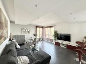 Appt Cosy Porte Paris parc Fleural et Parking