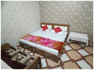 HOTEL K-A-S-H-I-N-E-S-T Near Sarnath Buddhist Temple - Offers Air Conditioned Rooms With Wifi Facility - Parking & Room Service - Prime Location - Best Selling In Varanasi