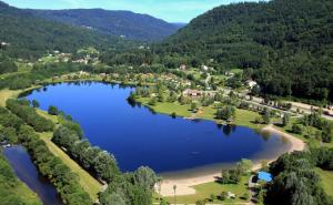 B&B / Chambres d'hotes La Ferme de Jean entre lacs et montagnes : photos des chambres