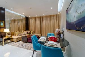 Near Dubai Mall Downtown Views Infinity Pool